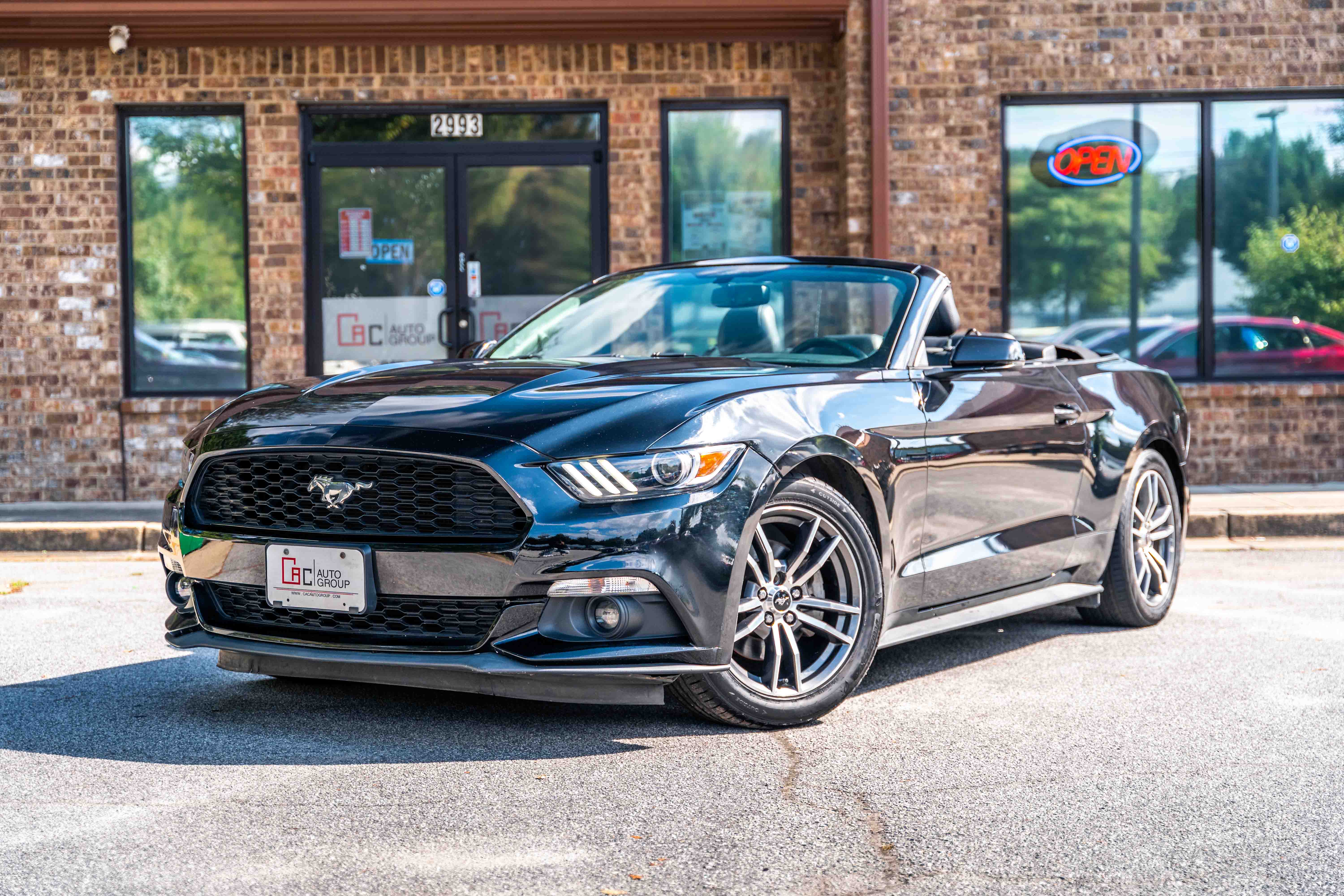 2016 Ford Mustang EcoBoost Convertible Premium's photo